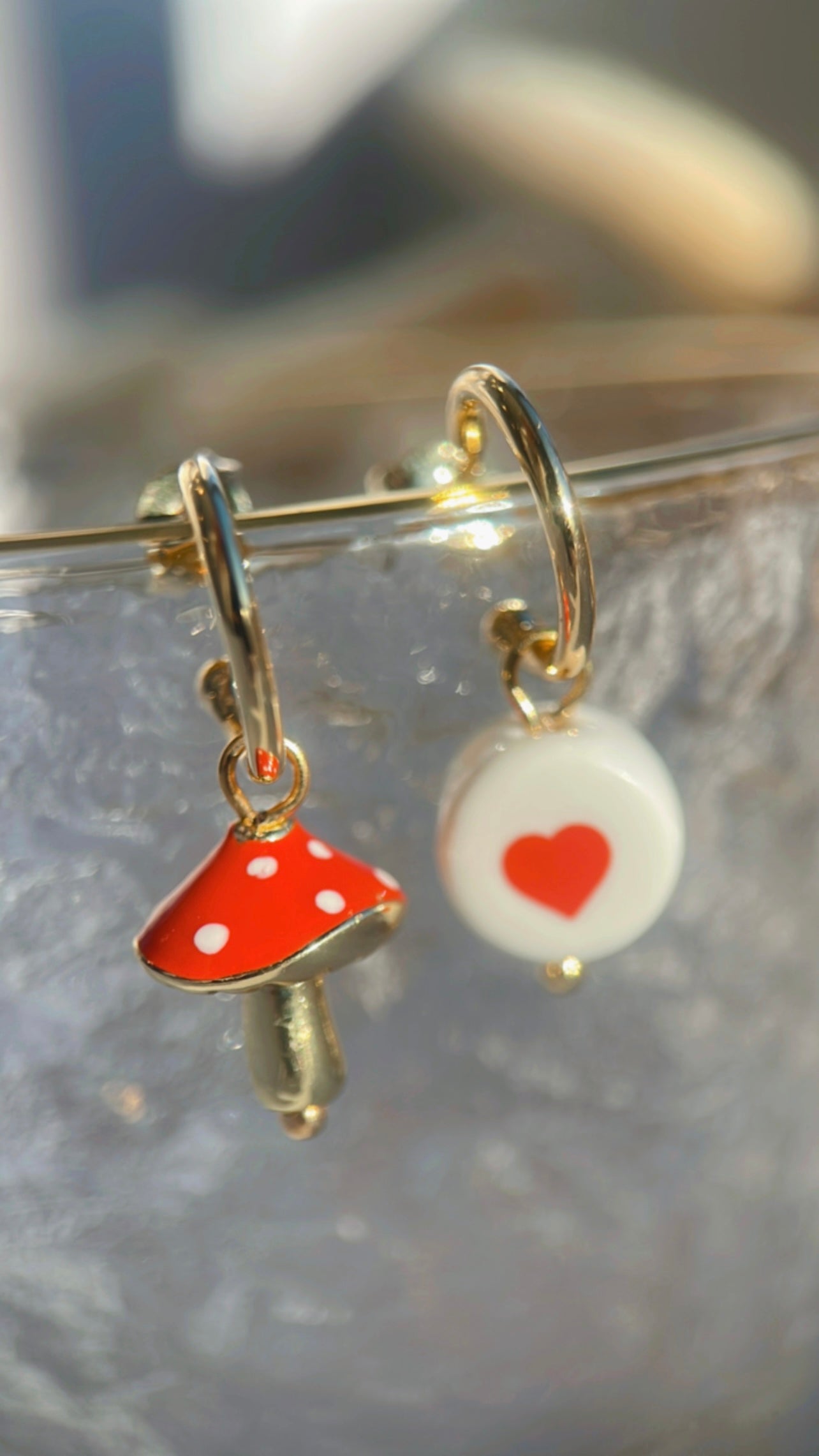 Brinco argola amor de porcelana