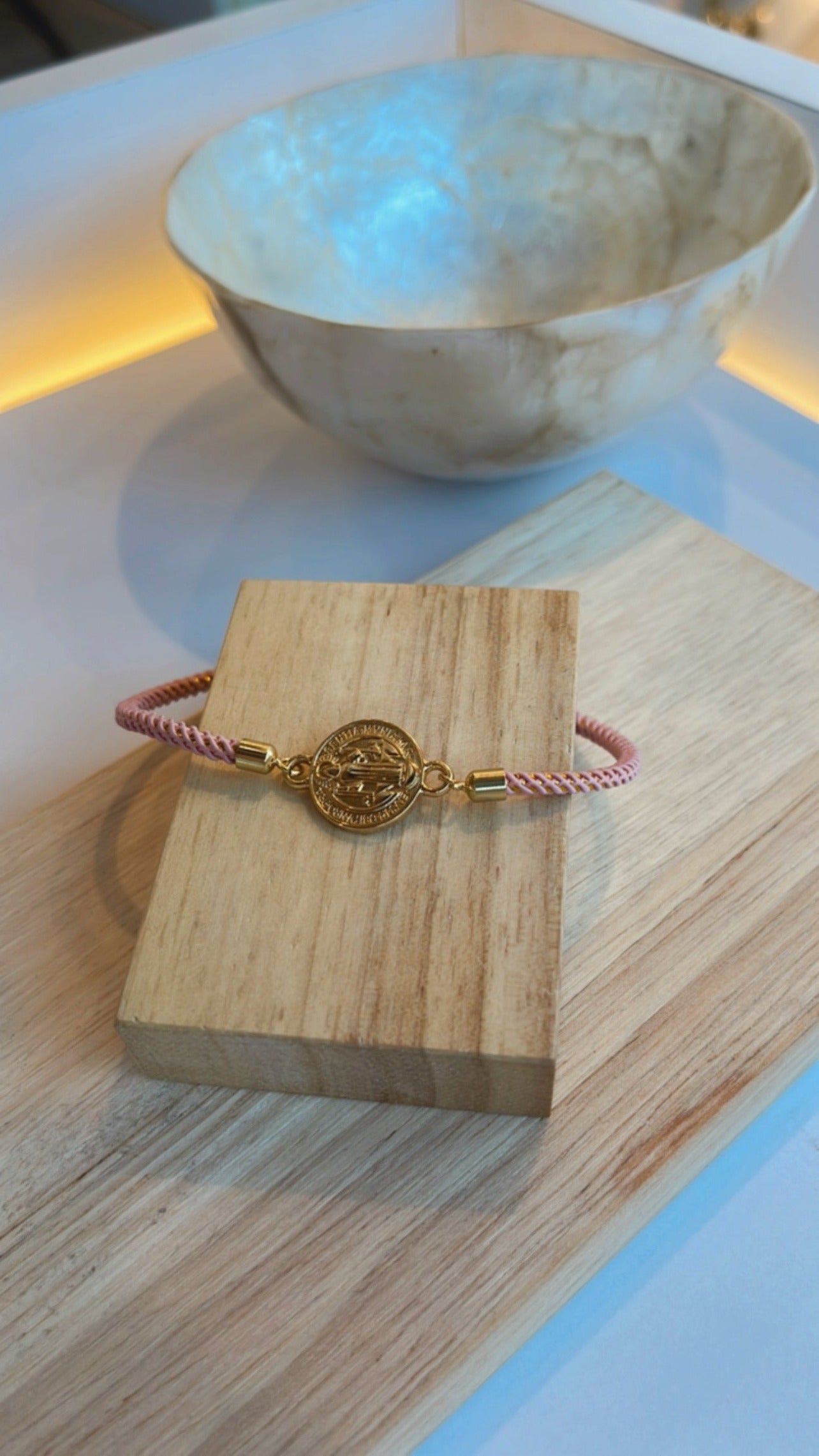 Pulseira cordão rosa São Bento